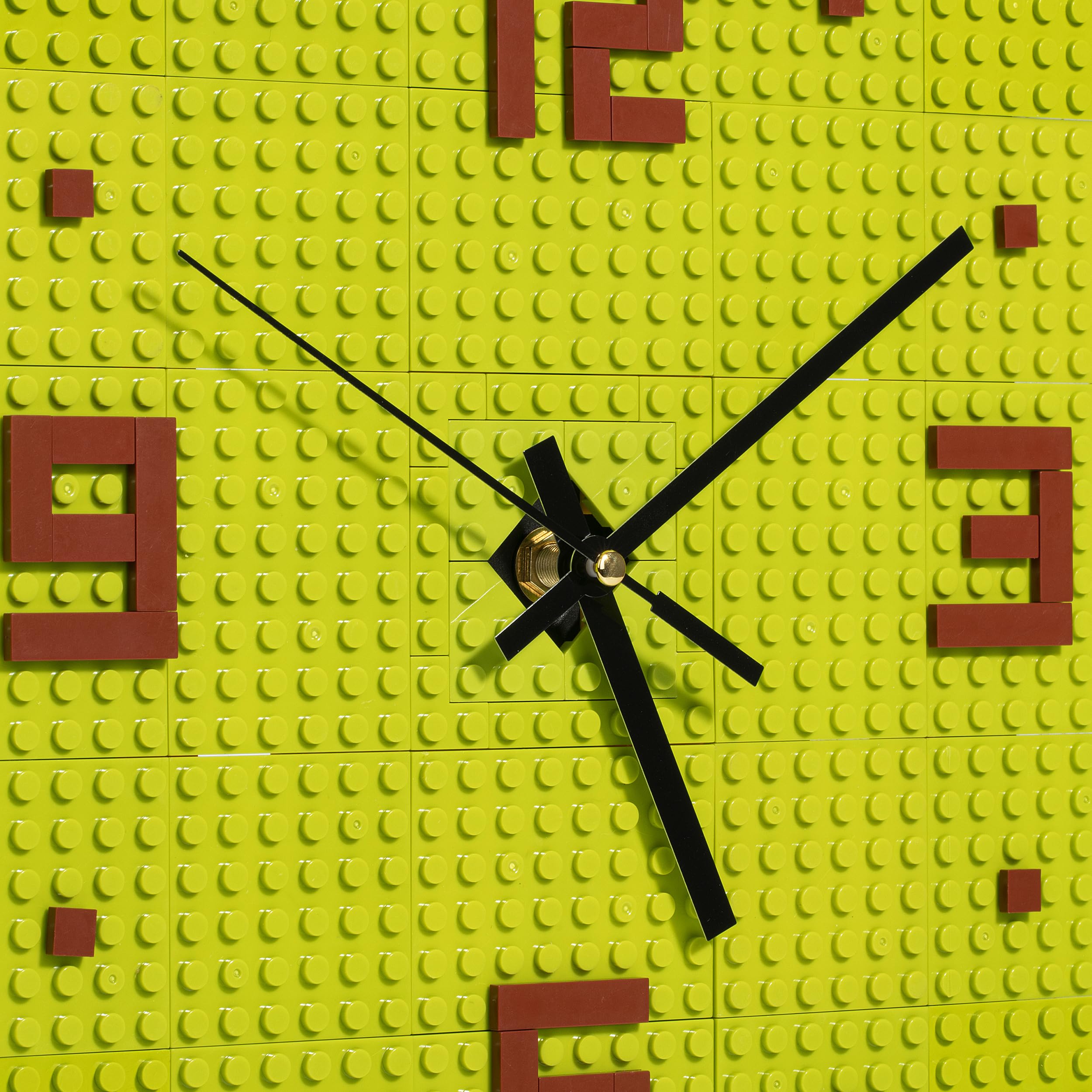 Katara Klemmbaustein Wanduhr 25x25 cm Grün/Braun DIY